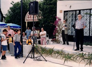 Inauguració Plaça de l'estació amb Mossèn Salvador Batalla (24/06/1995)